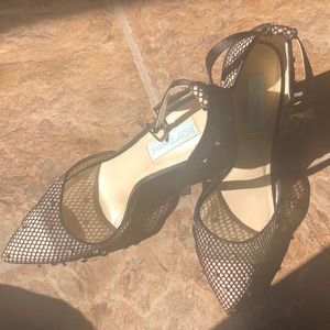 Betsey Johnson heals 8.5